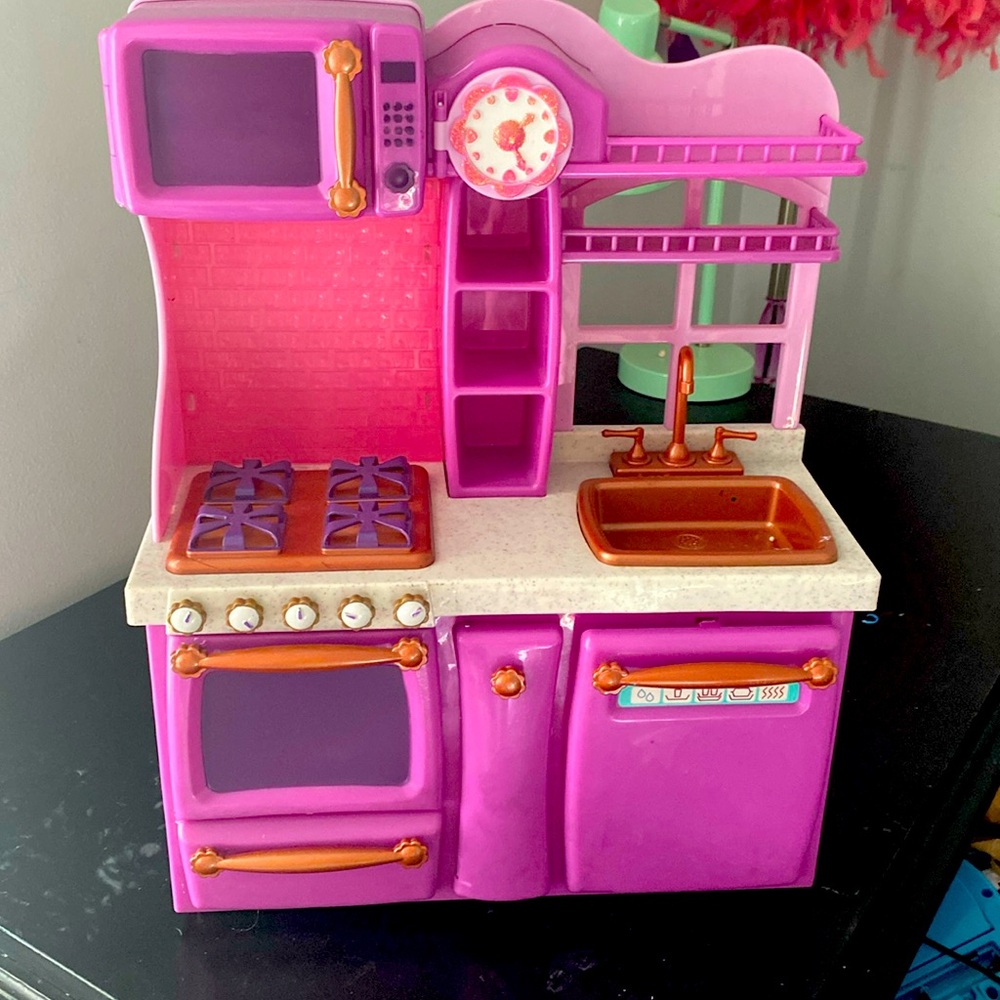 Sold ! Awesome 👏 kitchen toy preowned durable